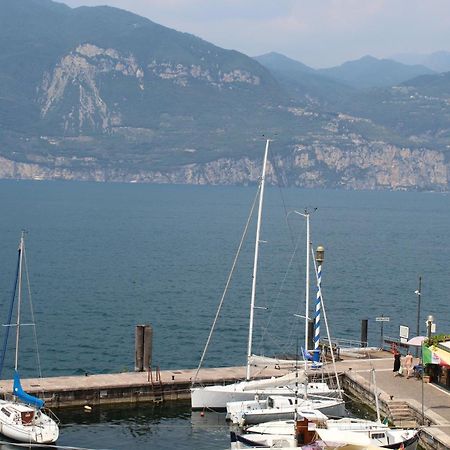 ברנצונה סול גארדה Hotel Danieli La Castellana Lago Di Garda מראה חיצוני תמונה
