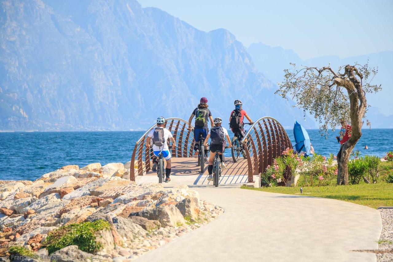 ברנצונה סול גארדה Hotel Danieli La Castellana Lago Di Garda מראה חיצוני תמונה