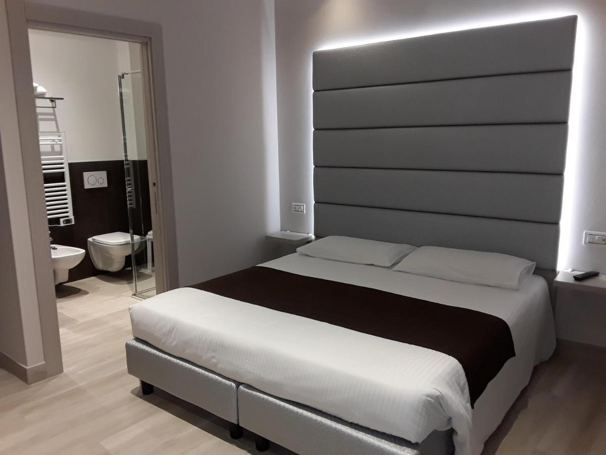 ברנצונה סול גארדה Hotel Danieli La Castellana Lago Di Garda מראה חיצוני תמונה