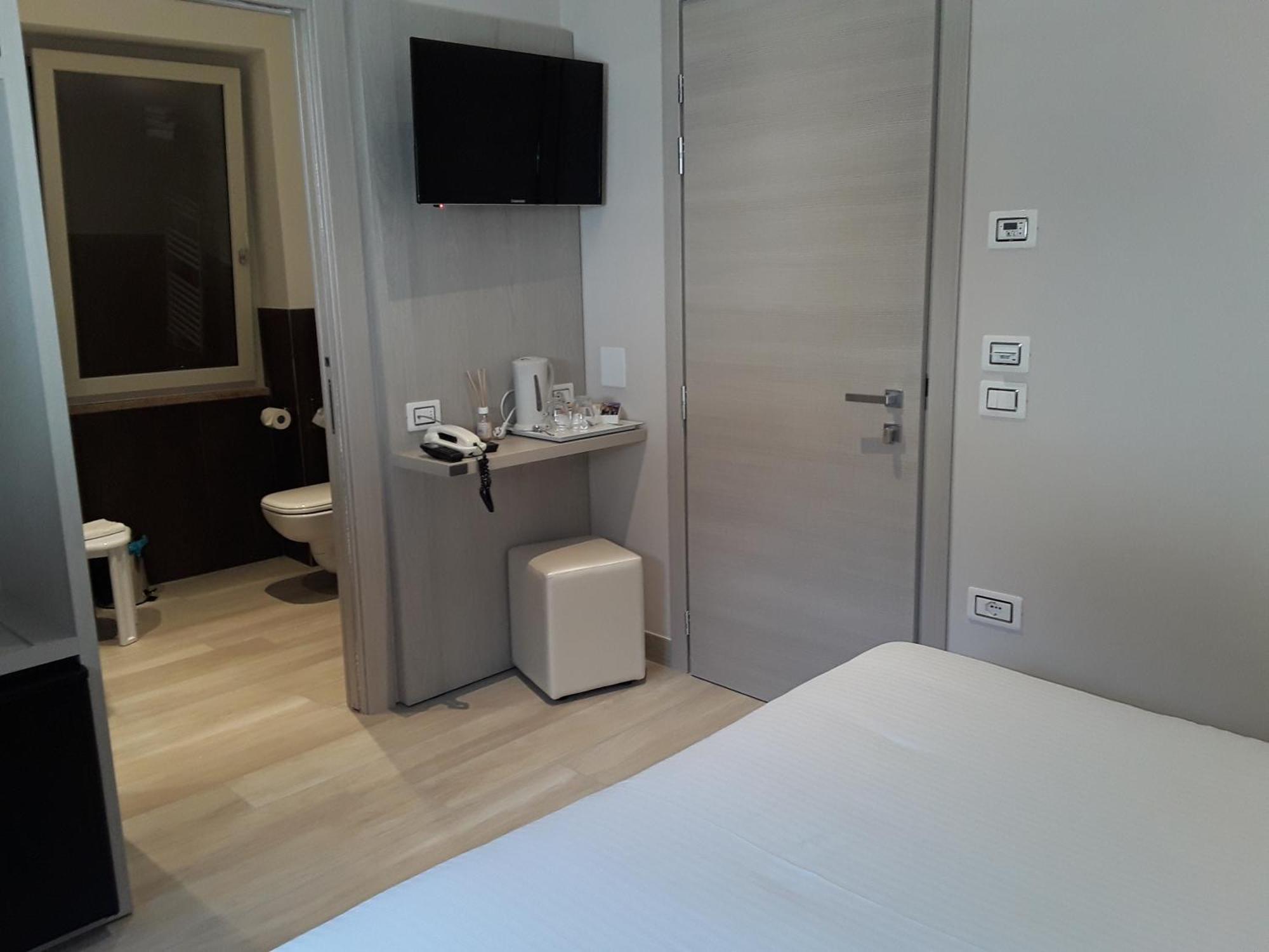 ברנצונה סול גארדה Hotel Danieli La Castellana Lago Di Garda מראה חיצוני תמונה