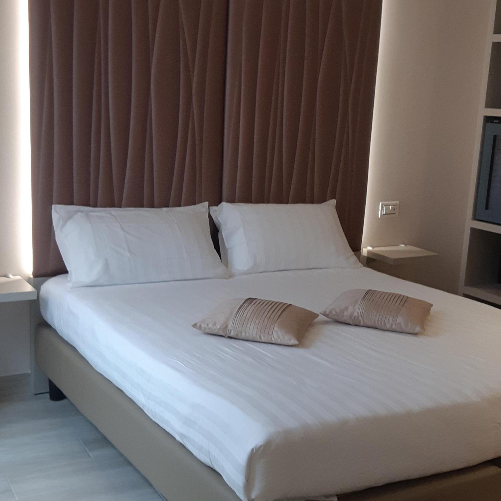 ברנצונה סול גארדה Hotel Danieli La Castellana Lago Di Garda מראה חיצוני תמונה